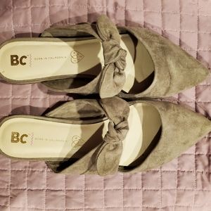 Ladies suede slippers